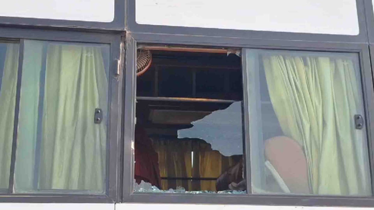 Kannauj: Glass of roadways bus going to Maha Kumbh broken, two passengers injured