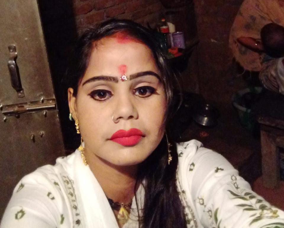 Shravasti: Dancer riding bike dies in collision with truck, husband injured