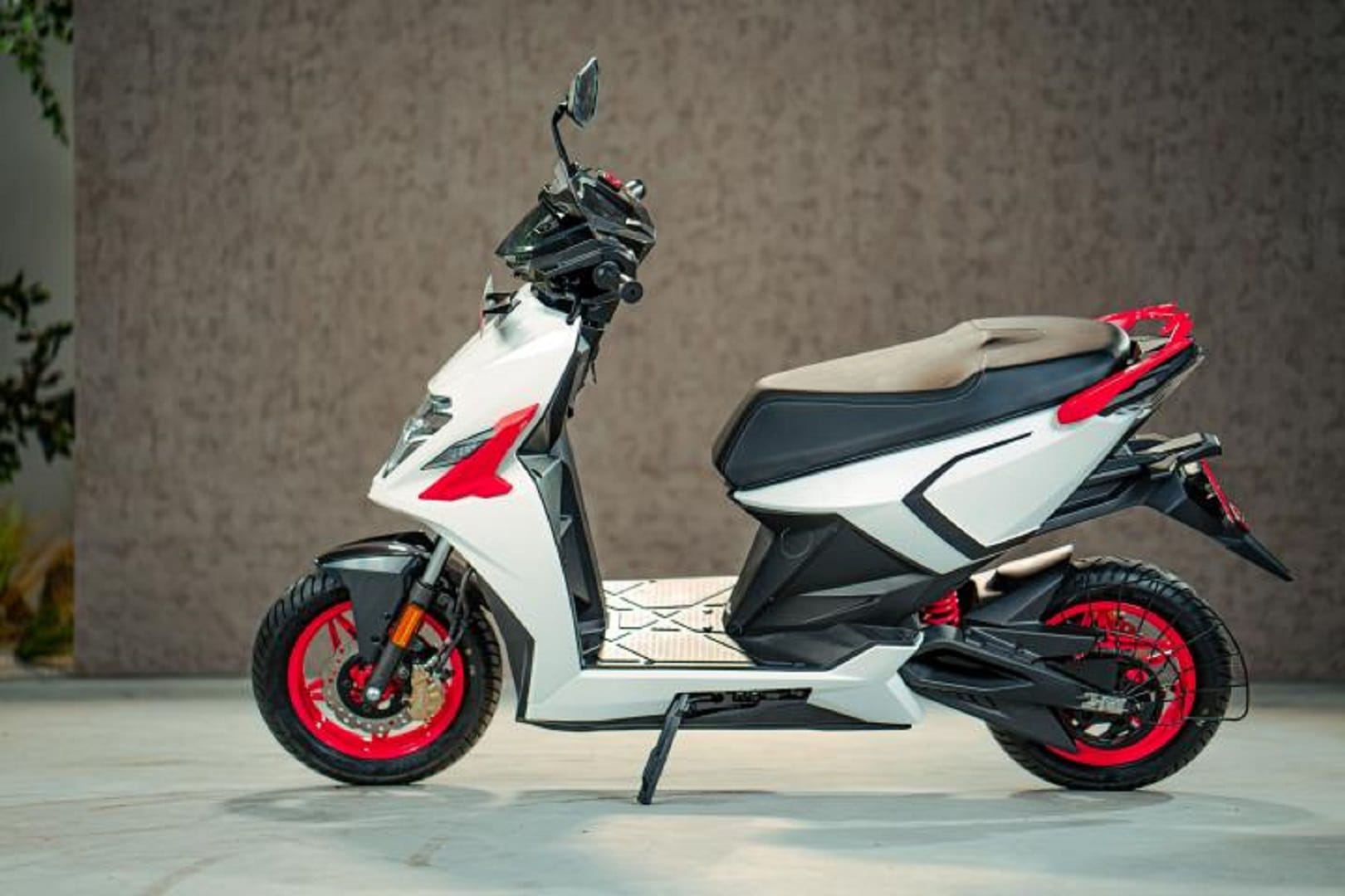 Simple One Gen 1.5 Electric Scooter launched in India Know Price Range Features Specifications Details