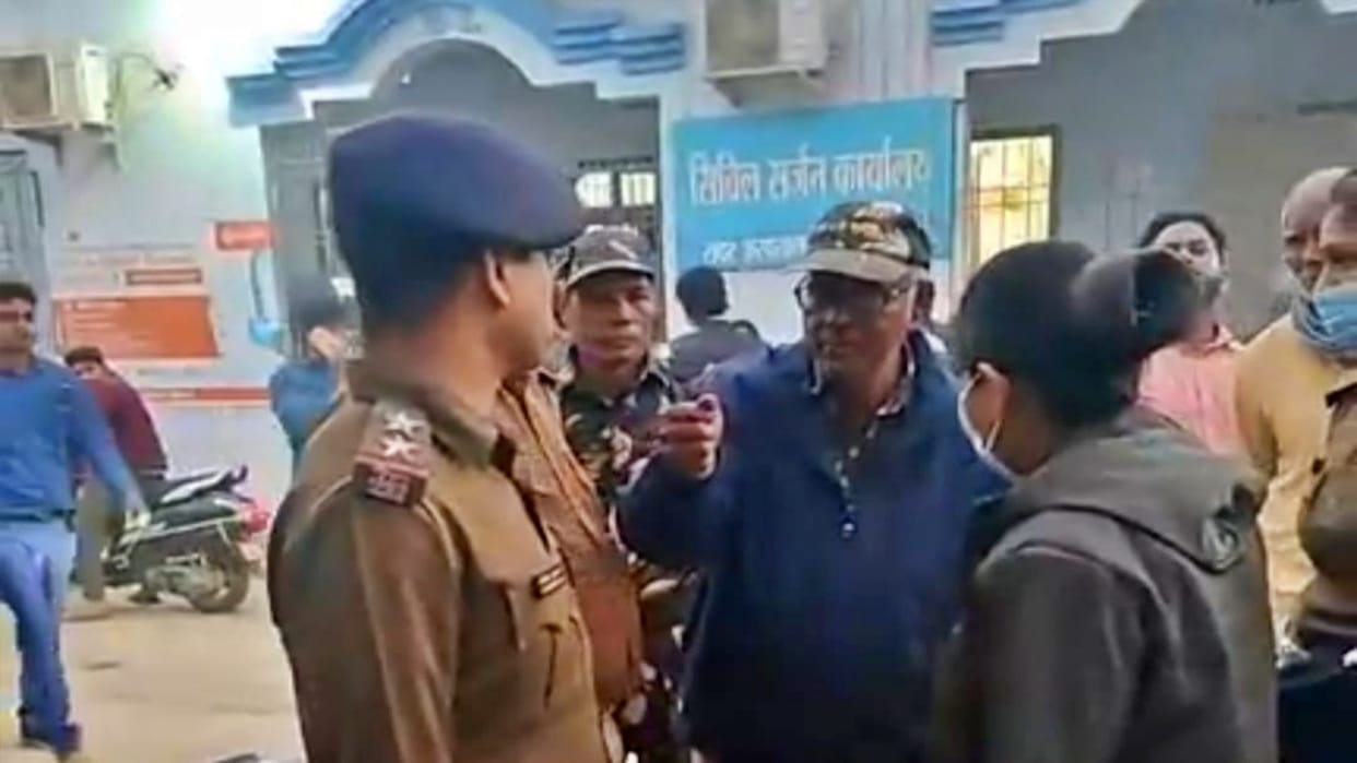 Siwan: Indiscriminate firing in Sadar Hospital, one youth injured; atmosphere of panic due to sound of bullets
