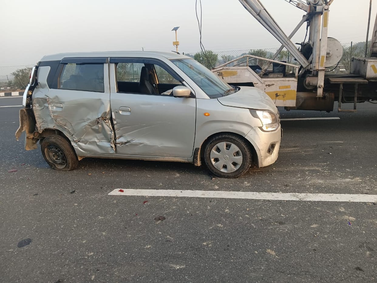 Devotees returning Maha Kumbh met car accident