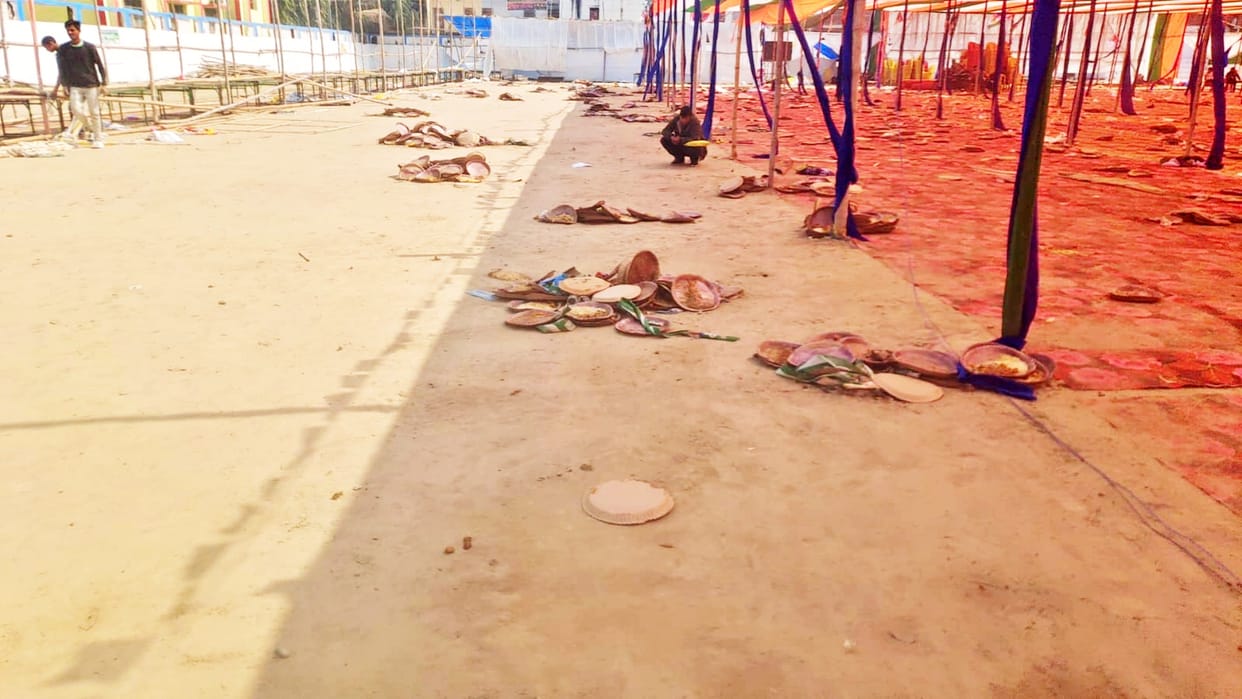 Vaishali: garbage pile in Akshayvat Rai Stadium; cleaning not done after NDA workers conference, players upset