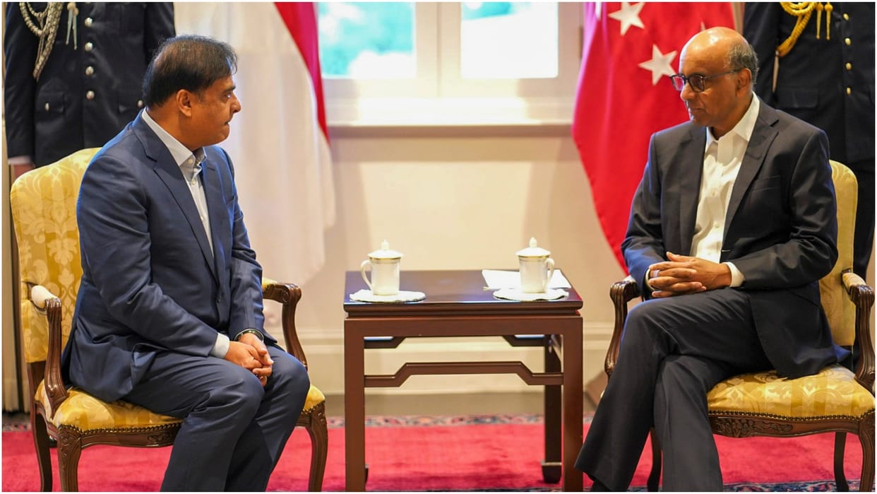 Himanta meets Singapore President; discusses various issues