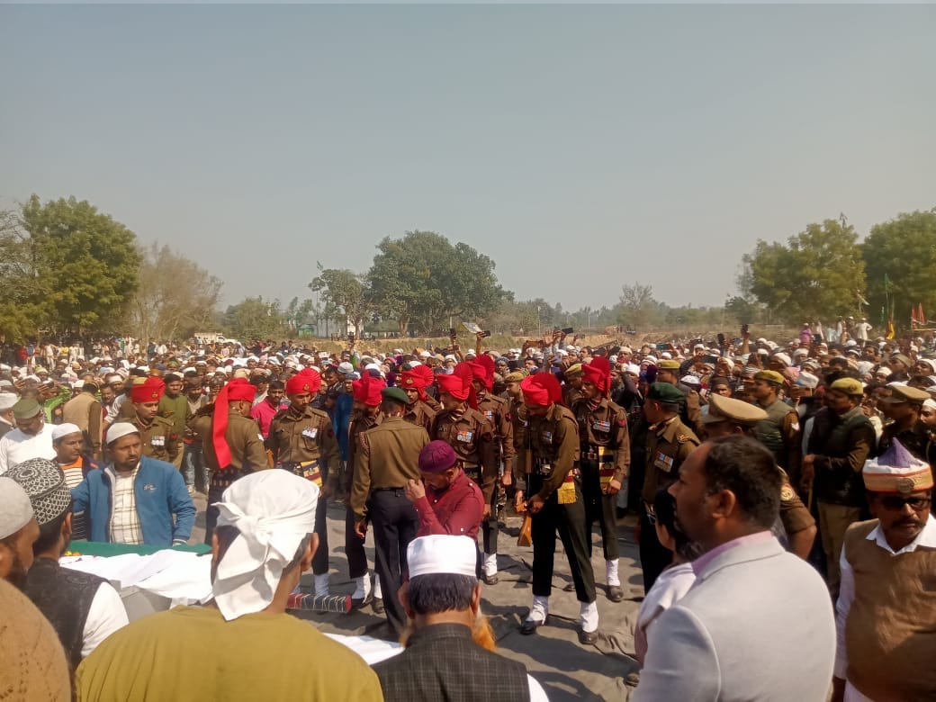 Body of army soldier buried with family in Bahraich.