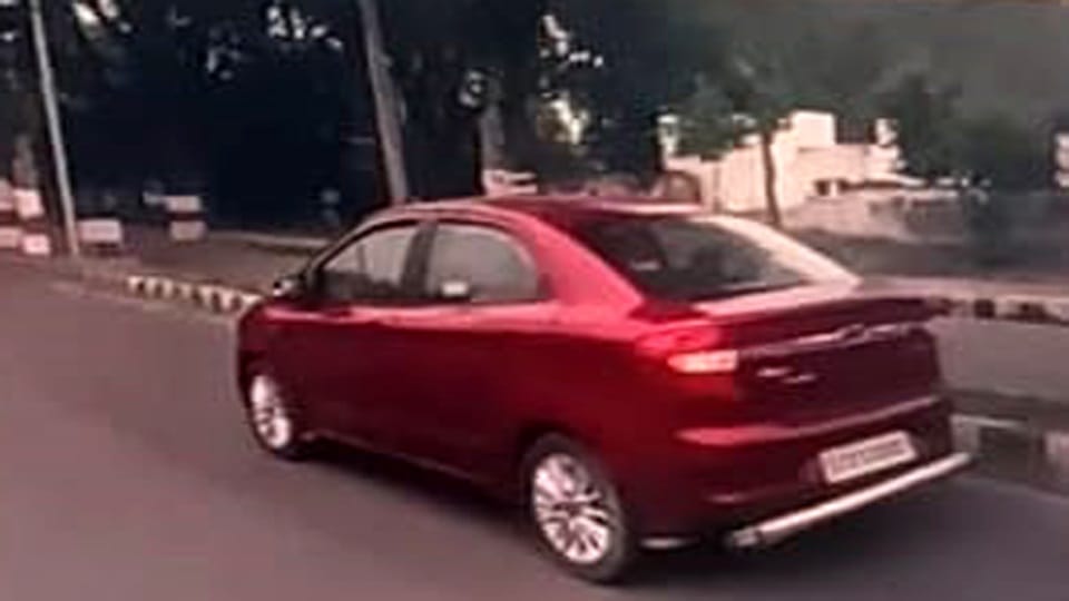 Driverless car made in AMU