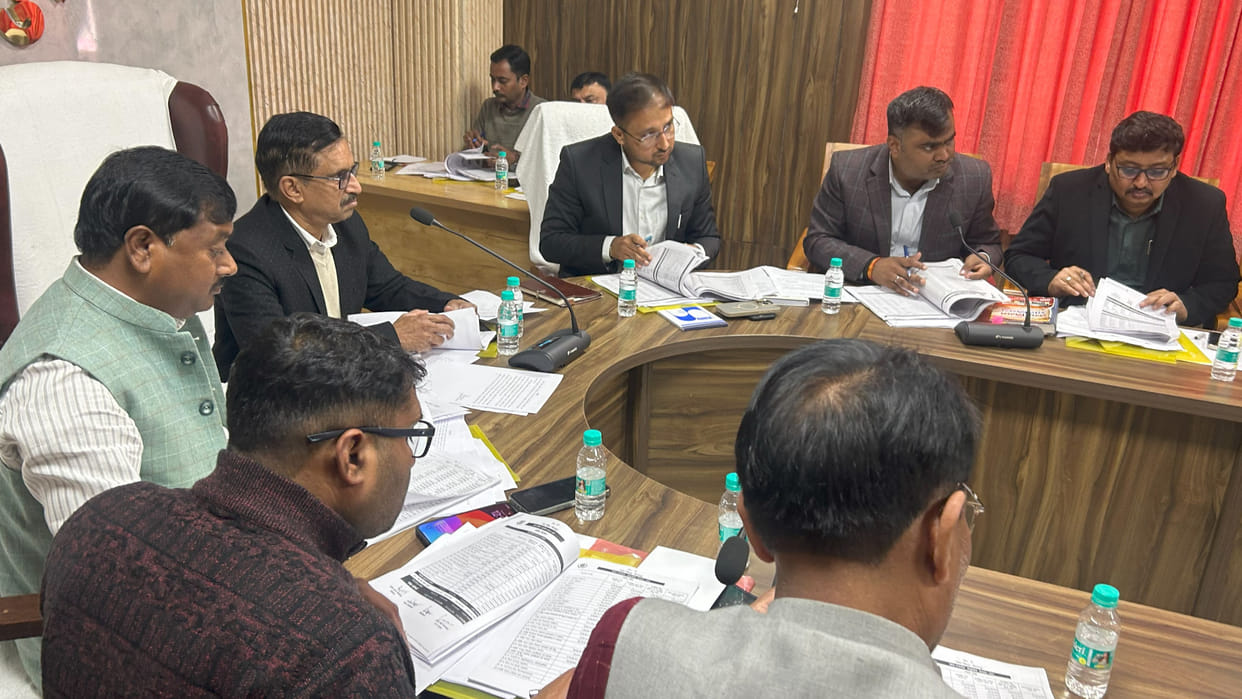 In meeting of Gorakhpur Municipal Corporation Executive, it was decided to collect property tax for 2 years.