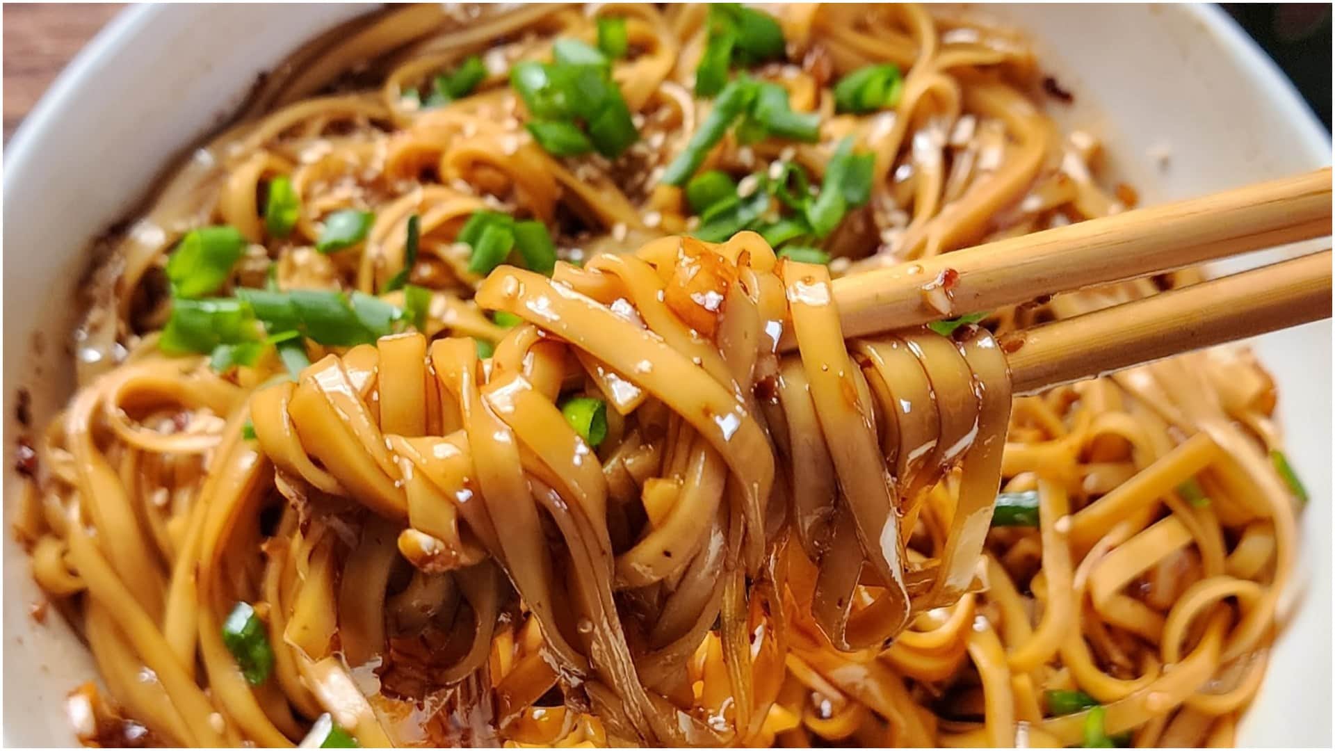 avoid these food for better health in summer season garmi me kya nahi khana chahiye