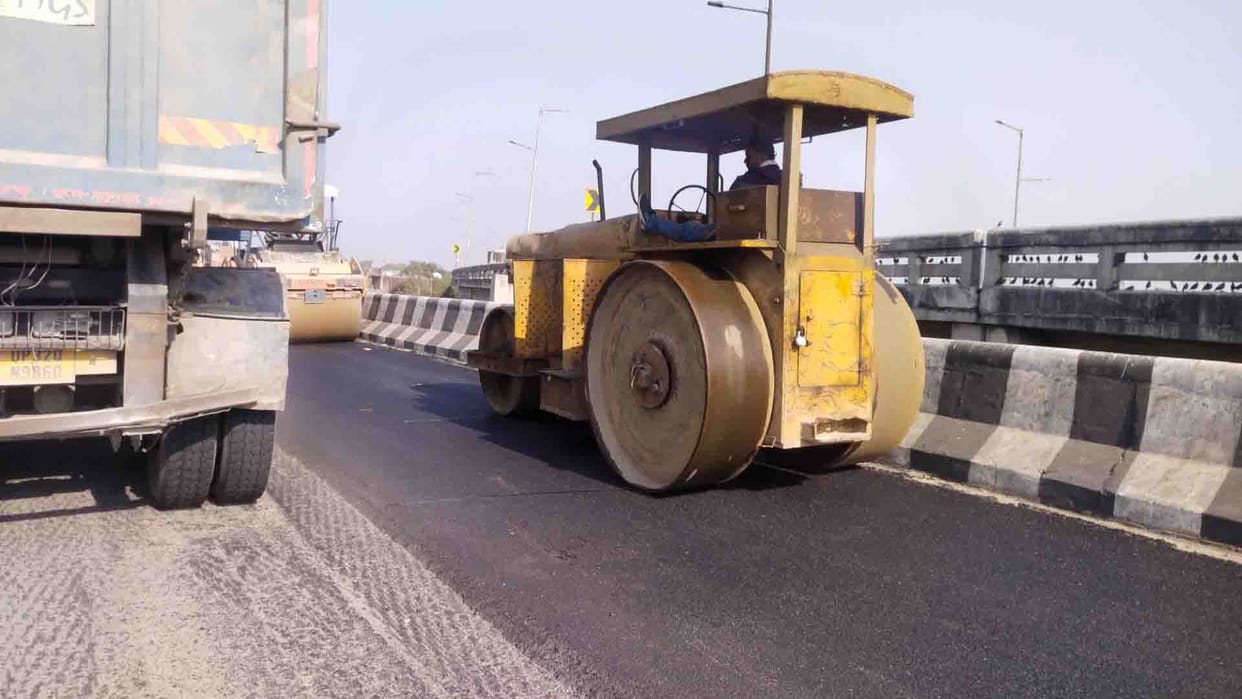 NHAI started the construction work of the dilapidated road of Jajmau flyover at a cost of five crores