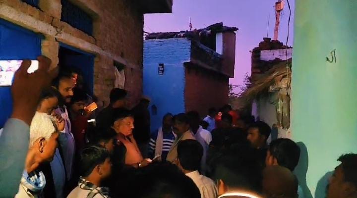 Kanpur Double Suicide Uncle and nieces bodies were found hanging the girl had left before marriage