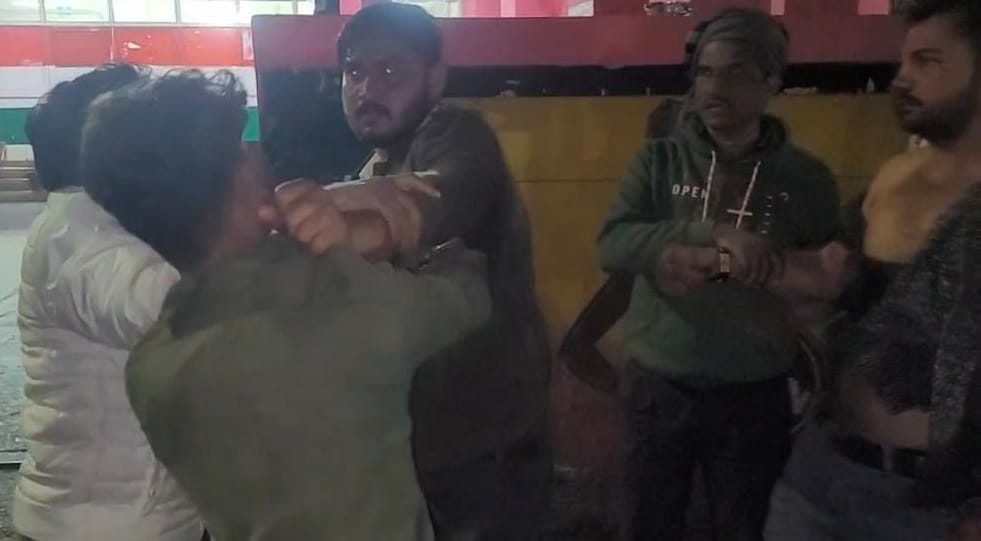 clash between two parties in trauma center
