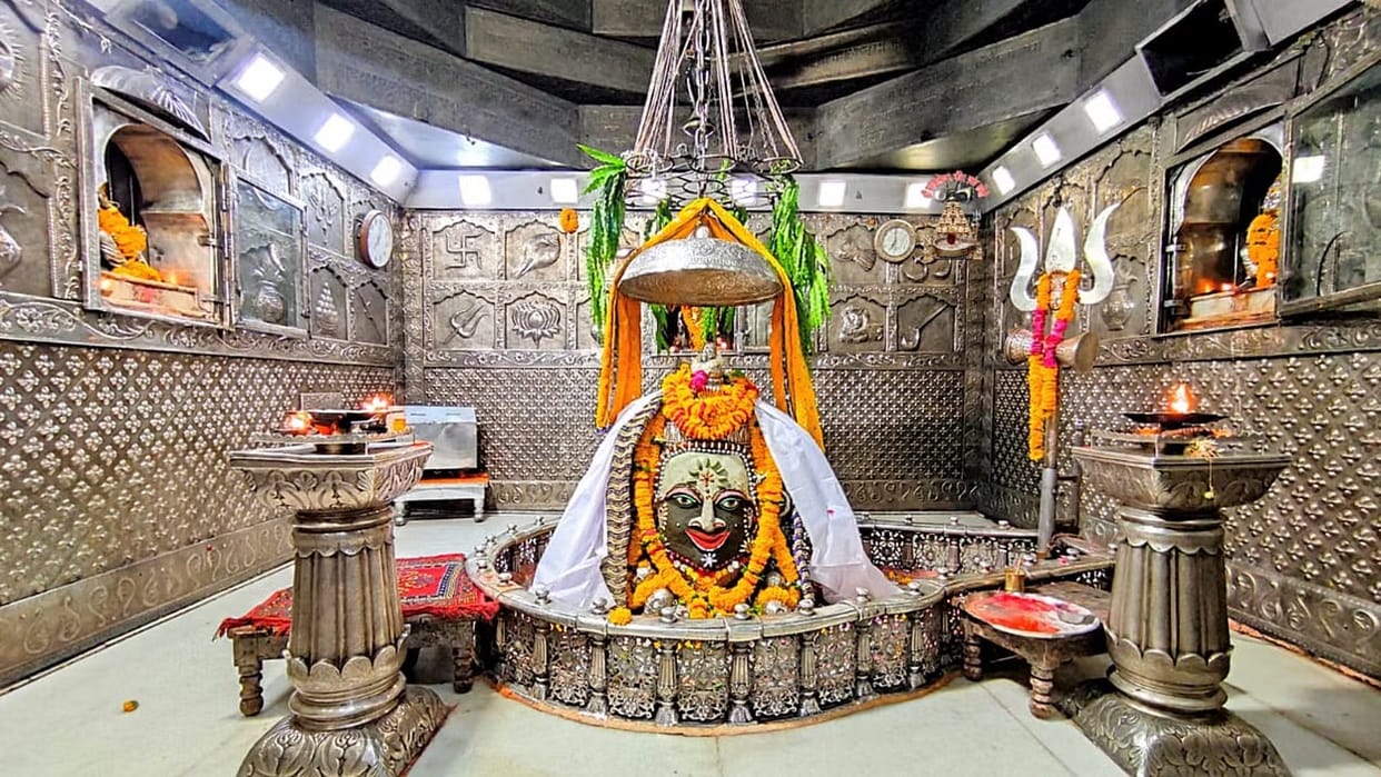 Baba Mahakal no need ask anyone anything devote will be able to themselves from where will get darshan prasad