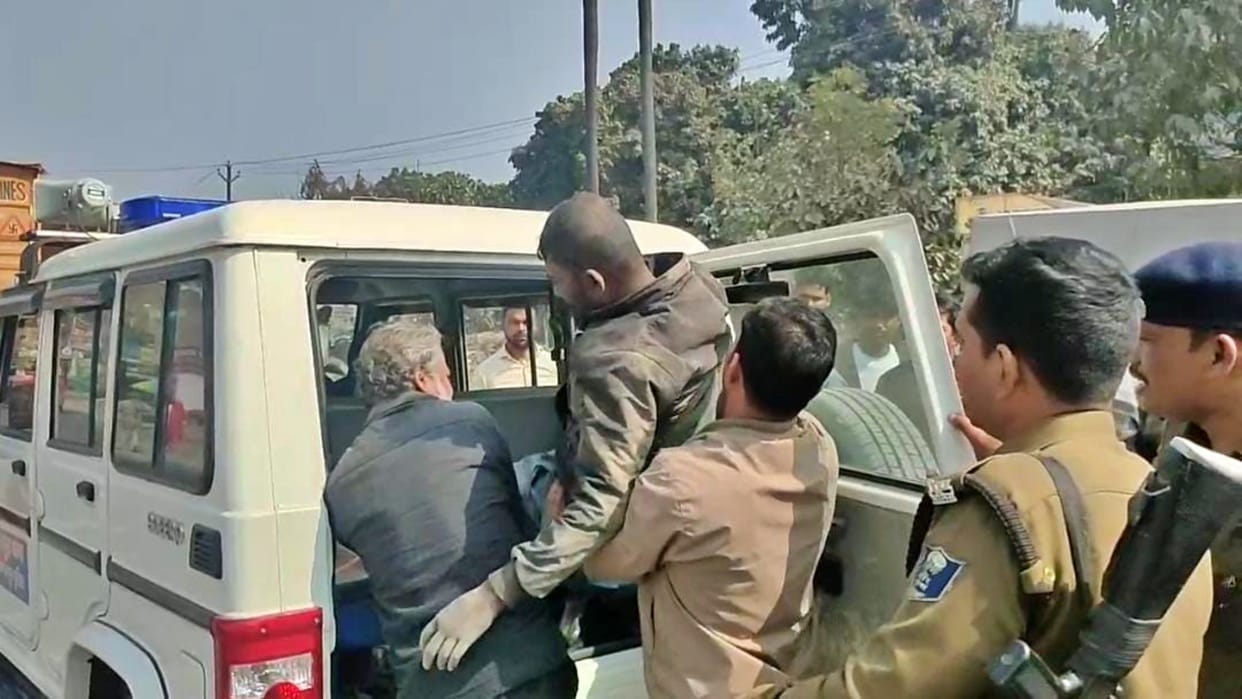 Muzaffarpur Crime: Young man found unconscious on roadside, suspected to be Nasha Khurani gang looting him