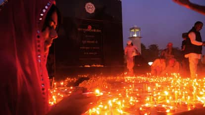 Ravidas Jayanti Sant Niranjan Das arrive in Kashi pay homage Begumpura Express departed from Punjab