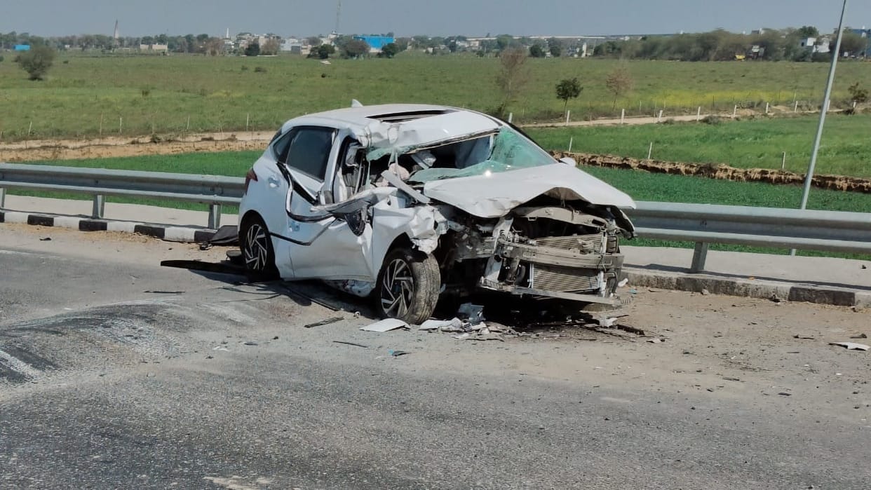 Car collides with truck in Rewari, two youths die
