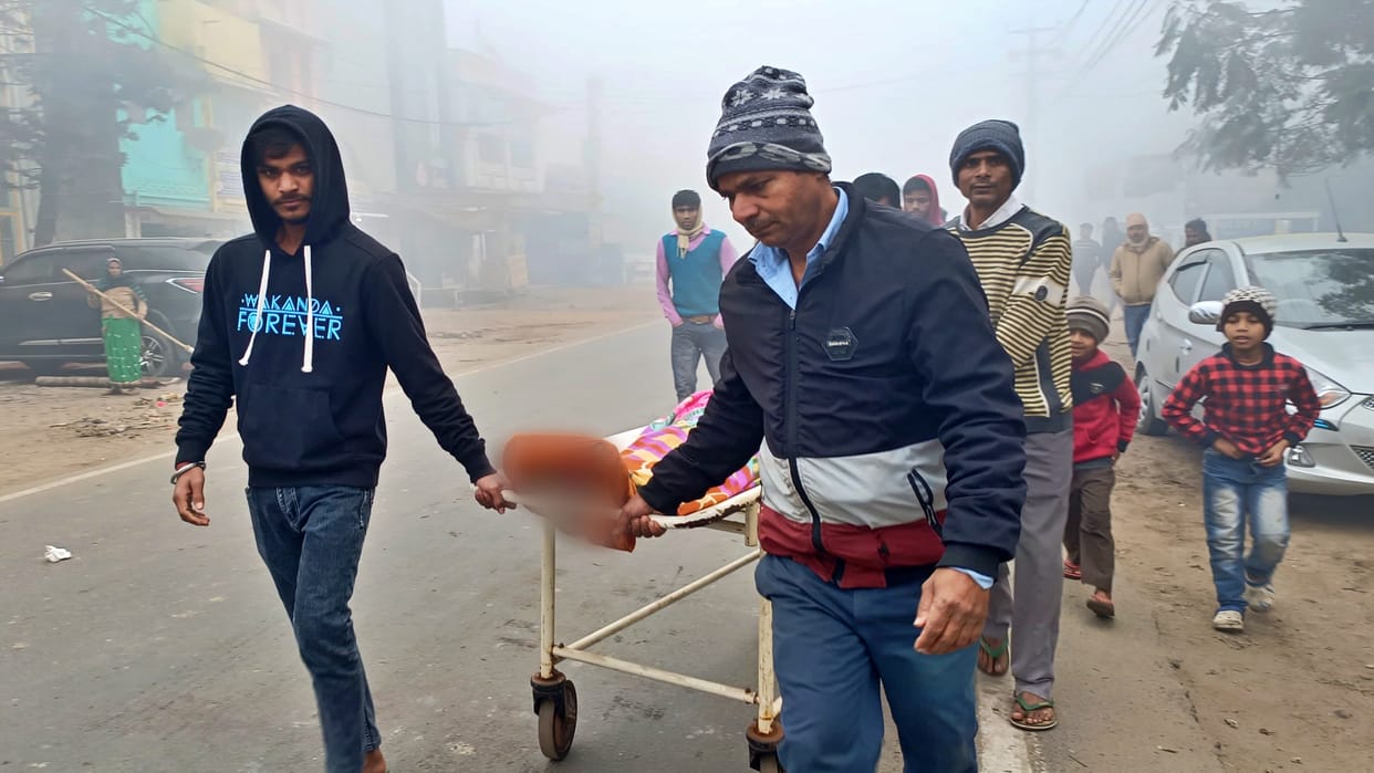 West Champaran: Family created ruckus over negligence in treatment lack of hearse took dead body on stretcher