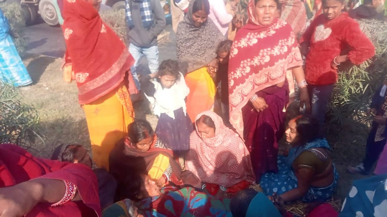 Bihar Road Accident Motihari man died after being hit by an unknown vehicle angry people blocked road