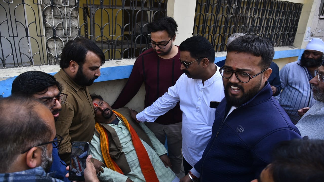 income tax team sealed Pan masala businessman house in Bareilly