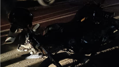 Two road accidents took place in Gorakhpur late night. Bike rider died, car question injured
