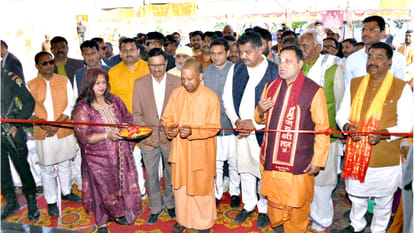 CM Yogi inaugurated Kalyan Mandapam in Khorabar, Gorakhpur. Facilities like 5 stall hotel