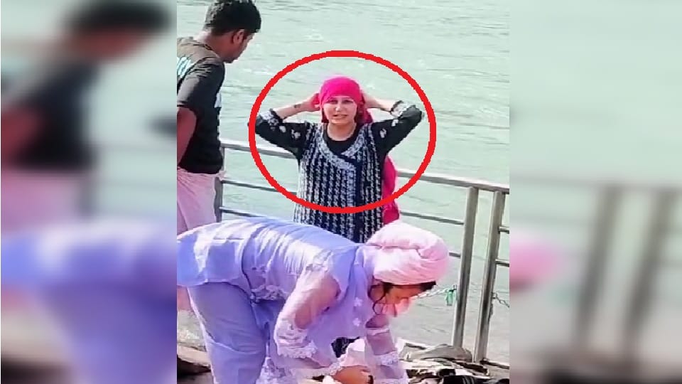 Haryanvi dancer Sapna Choudhary reached Har Ki Paidi