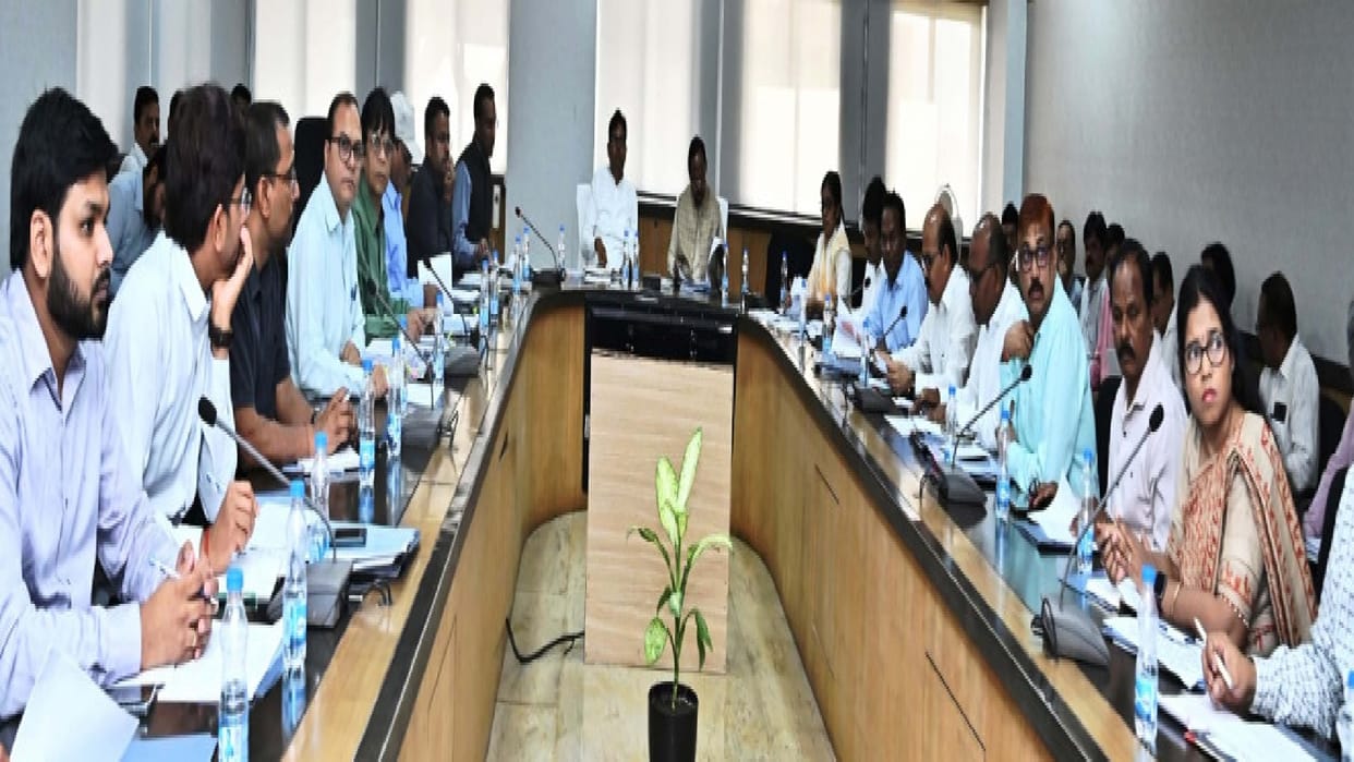 Finance Minister OP held ministerial level meeting on budget proposal in chhattisgarh