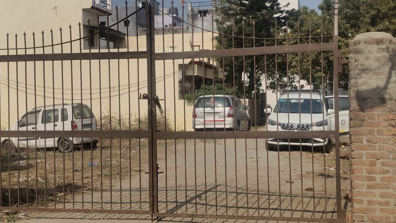income tax team sealed Pan masala businessman house in Bareilly