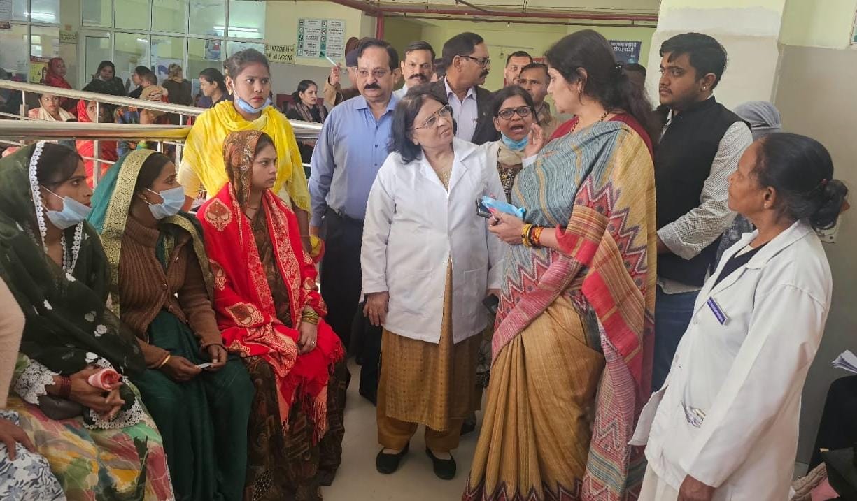 Inspection of District Women Hospital byState Women Commission President Babita Chauhan