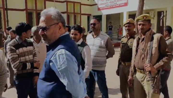 Fatehpur Accident Omni van and bike collide Lekhpal returning from training dies family inconsolable