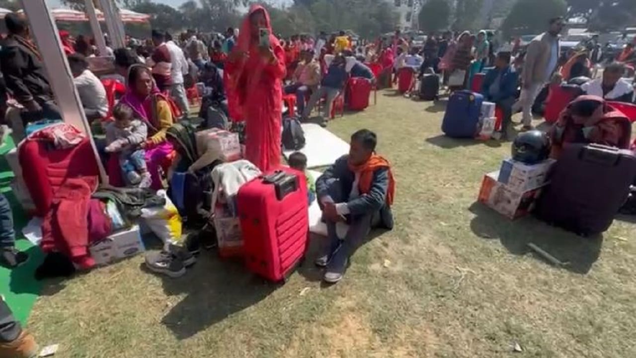 Groom turban and bride sari missing from the bag at Mass marriage ceremony in Pilibhit