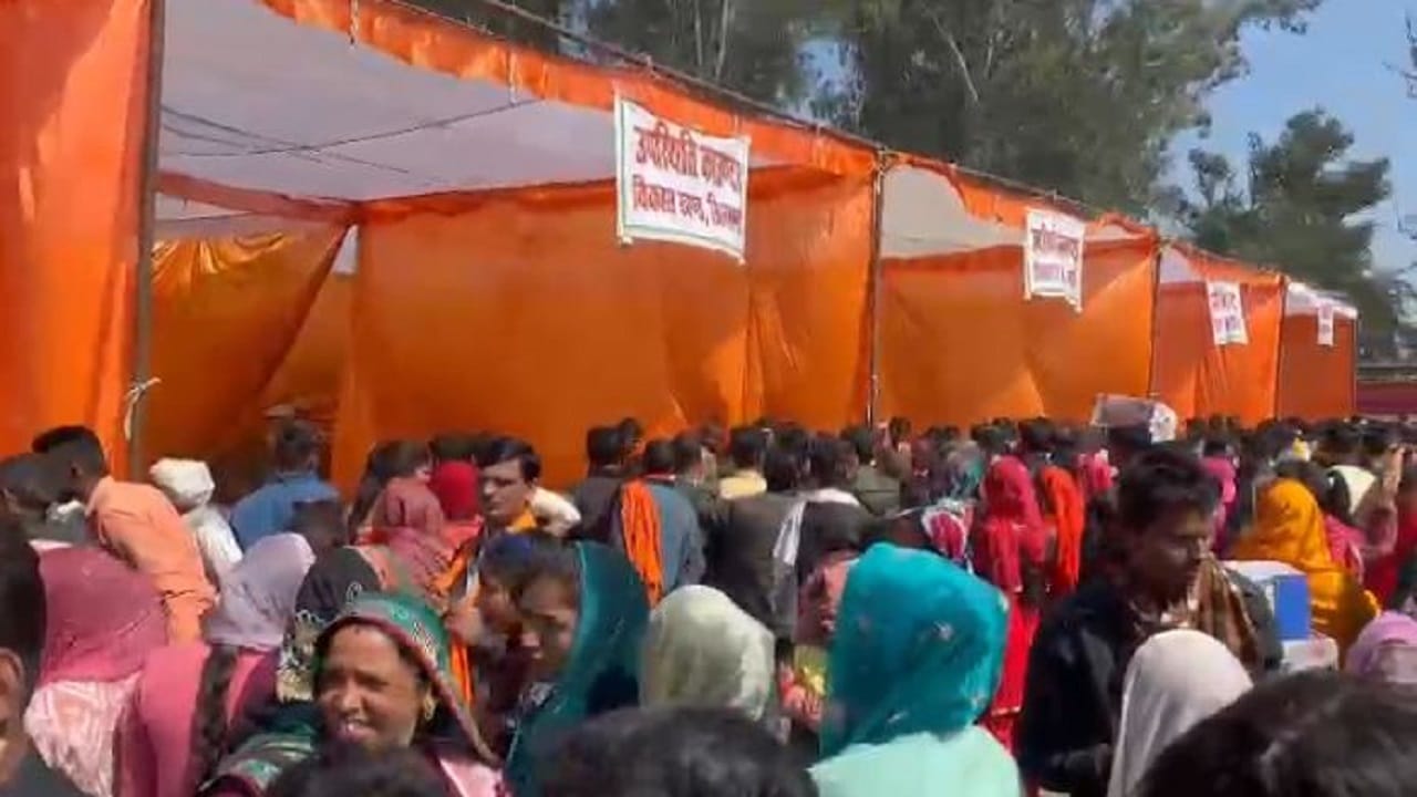Groom turban and bride sari missing from the bag at Mass marriage ceremony in Pilibhit
