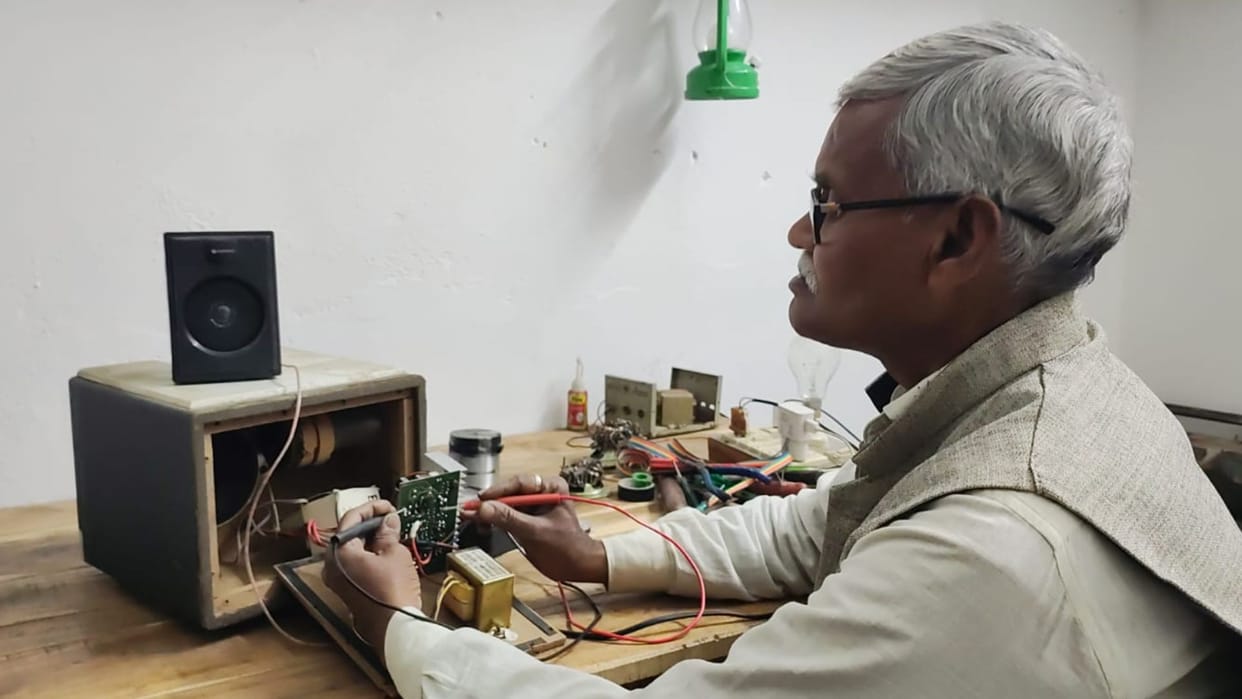 Special story for World Radio Day transistor on app e-mail youtube and whatsapp