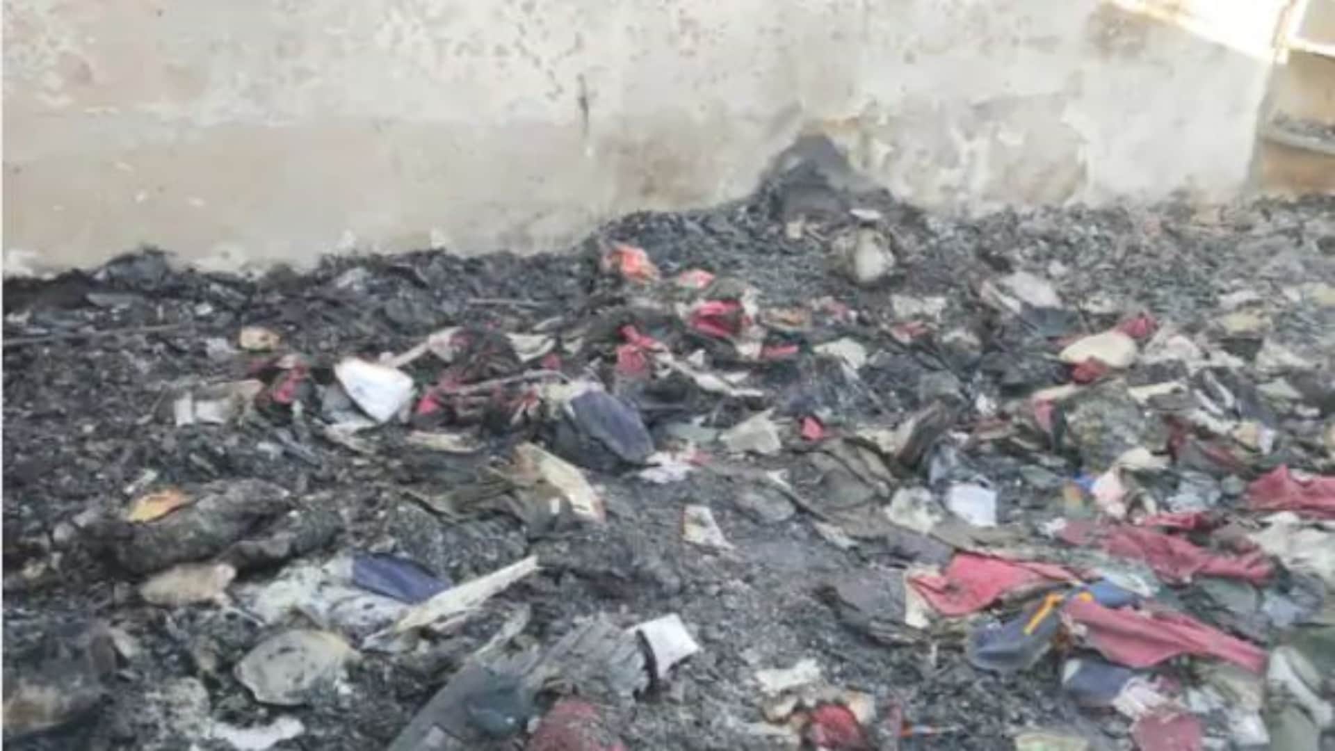 आग के कारण खाक हुआ सामान