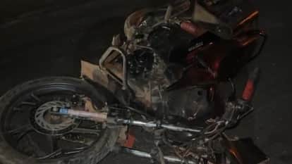 Two people died on the spot in a road accident in Kabirdham