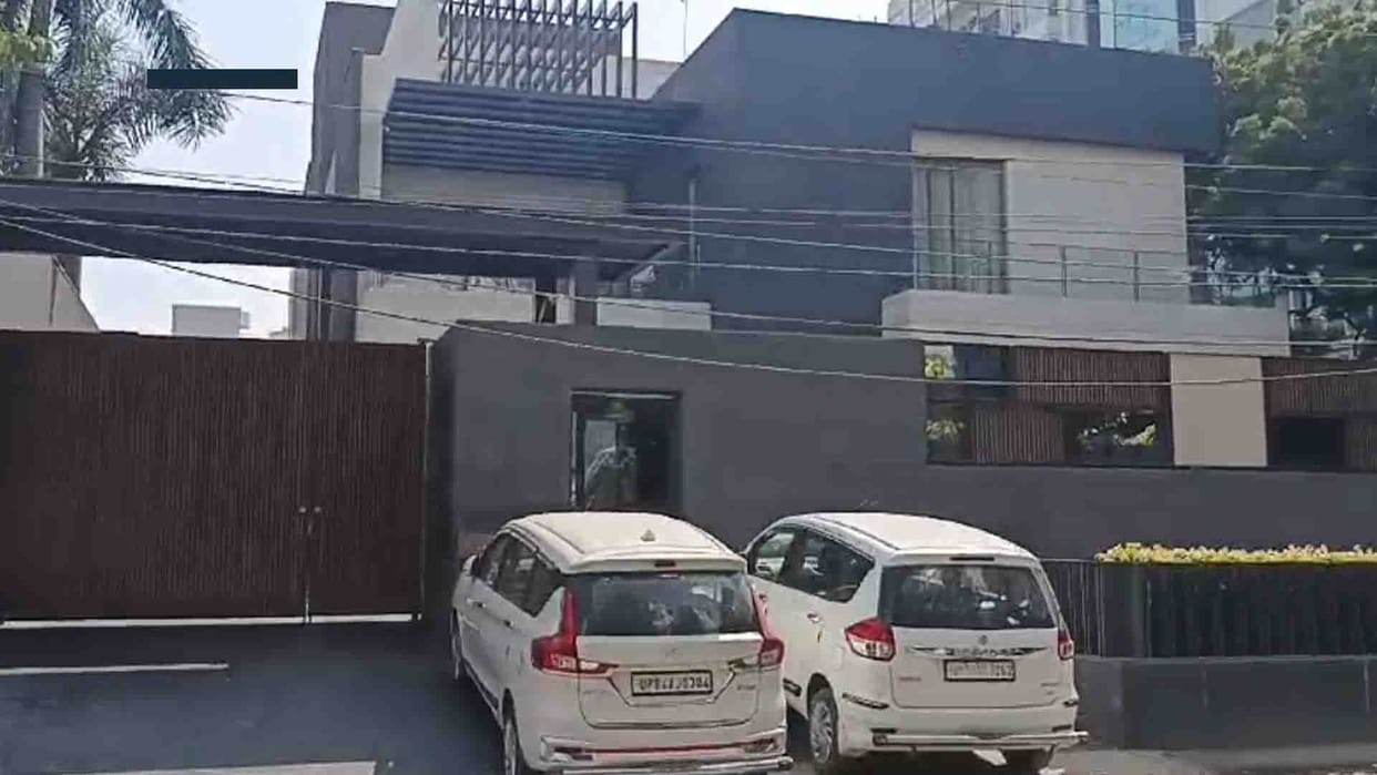 Kanpur: Income Tax Department's nationwide raid on SNK Pan Masala Group and suppliers