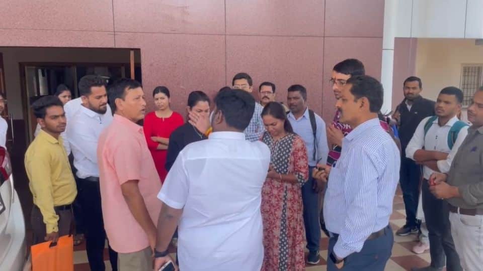Controversy regarding contractual teacher recruitment in Atmanand schools
