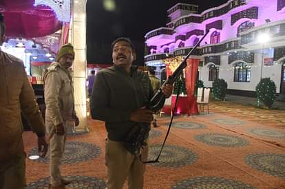 Lucknow: Leopard entered the marriage party, bride and groom ran away after getting upset, see the terror in t