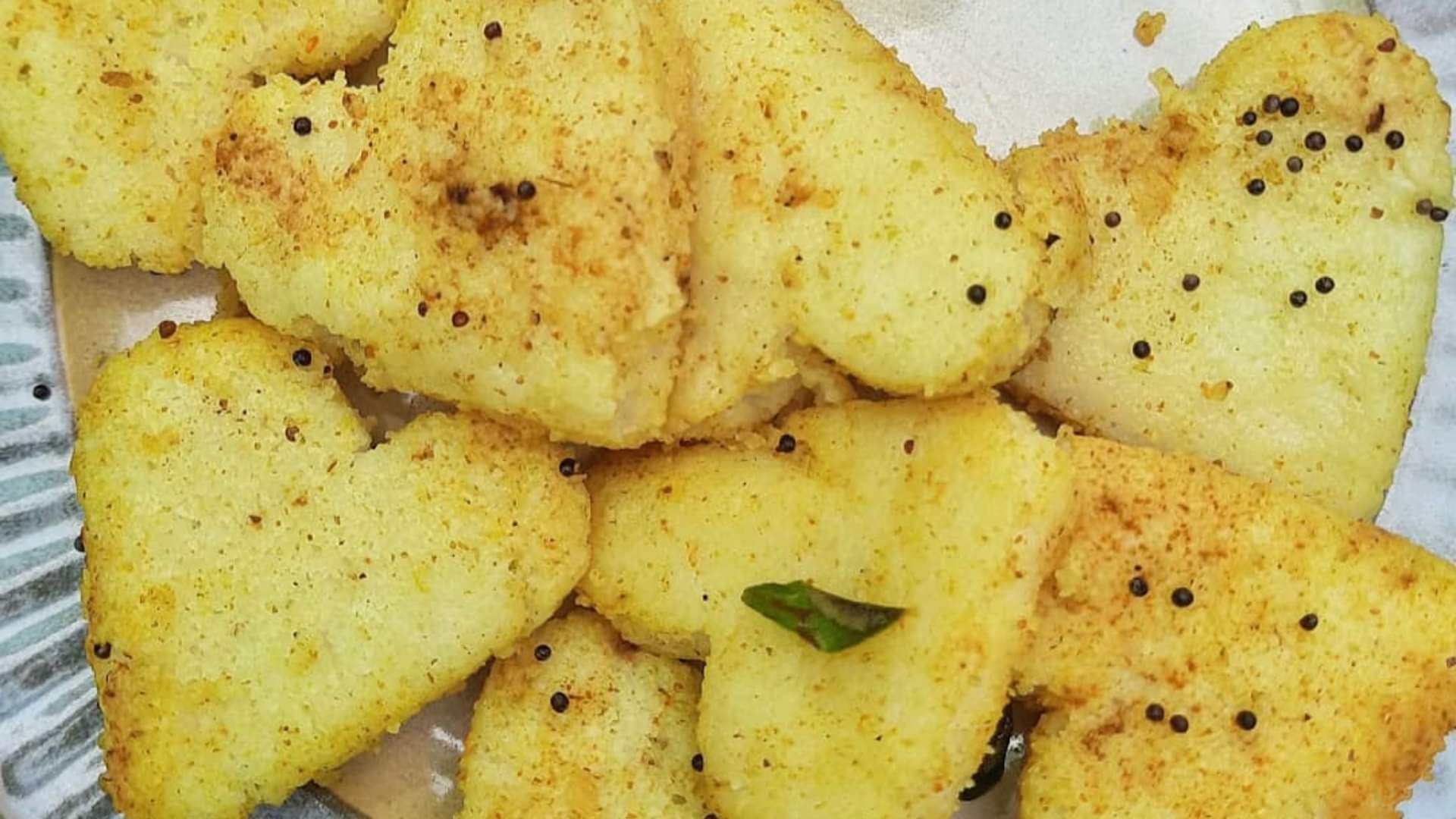 How to Make Spongy Idli Dhokla at Home Without Mould Bina Sache KI Idli Dhokla Kaise Banaein Vidhi