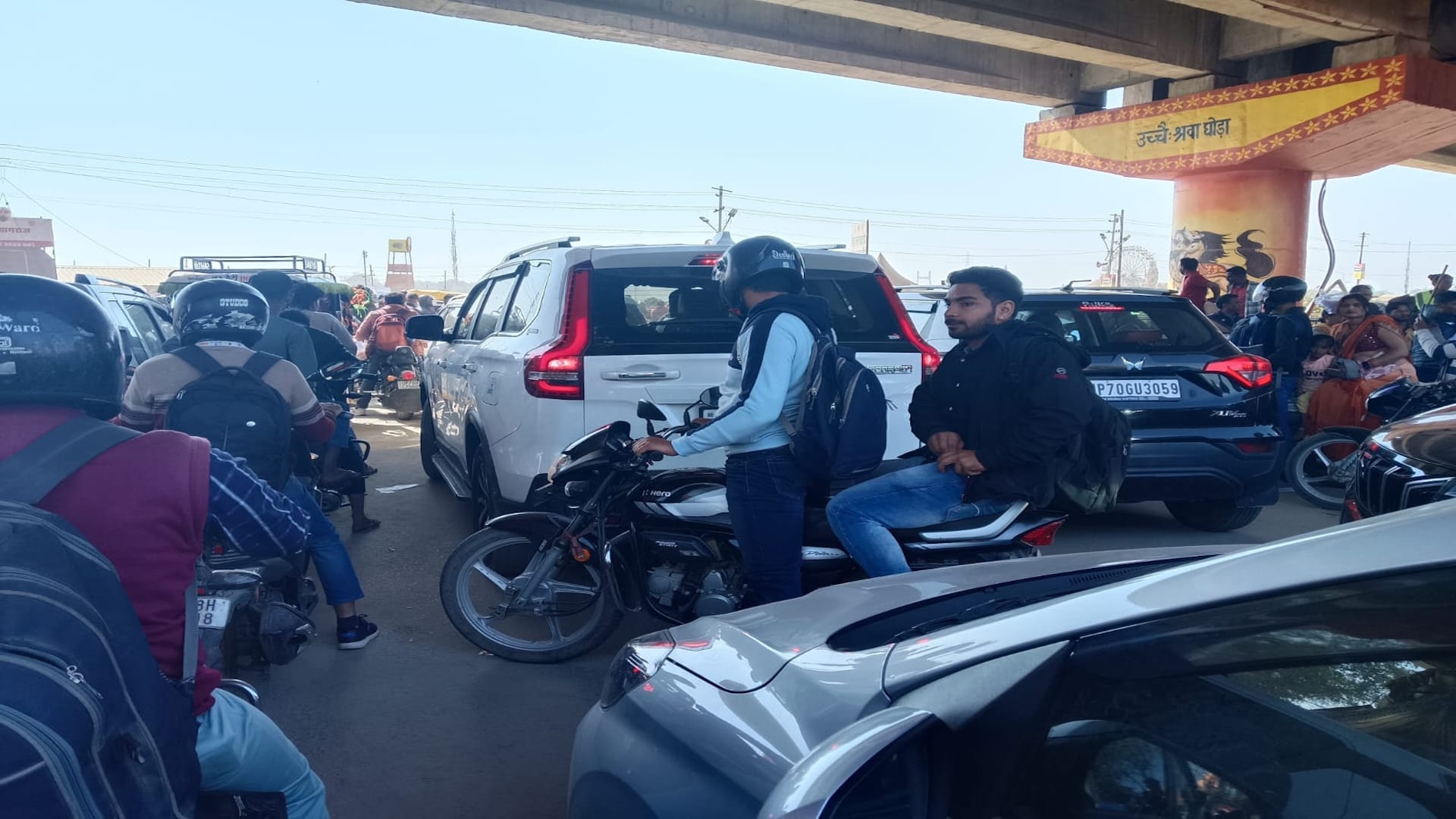 After three days of relief, the city is again in the grip of traffic jam, there was a five kilometer queue of