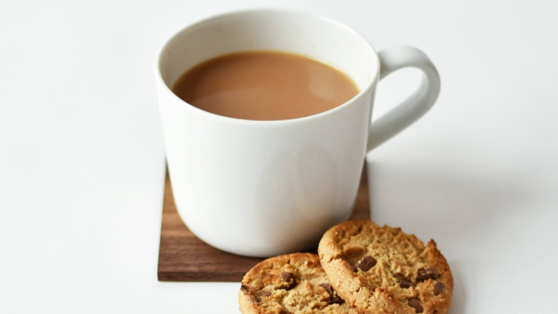 If you have the habit of eating tea biscuit daily leave it now Know its disadvantages and Effect on Health