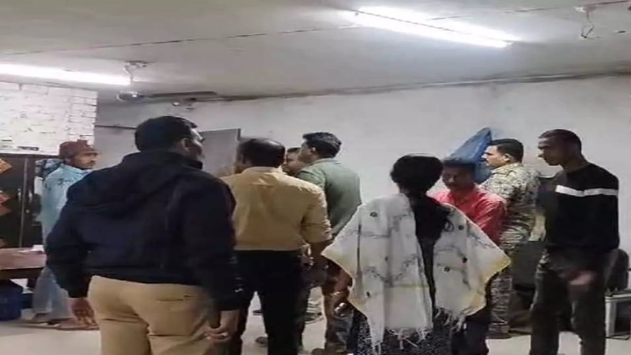 Four accused of firing on a minor issue in Sarangarh have been arrested, the main accused is absconding