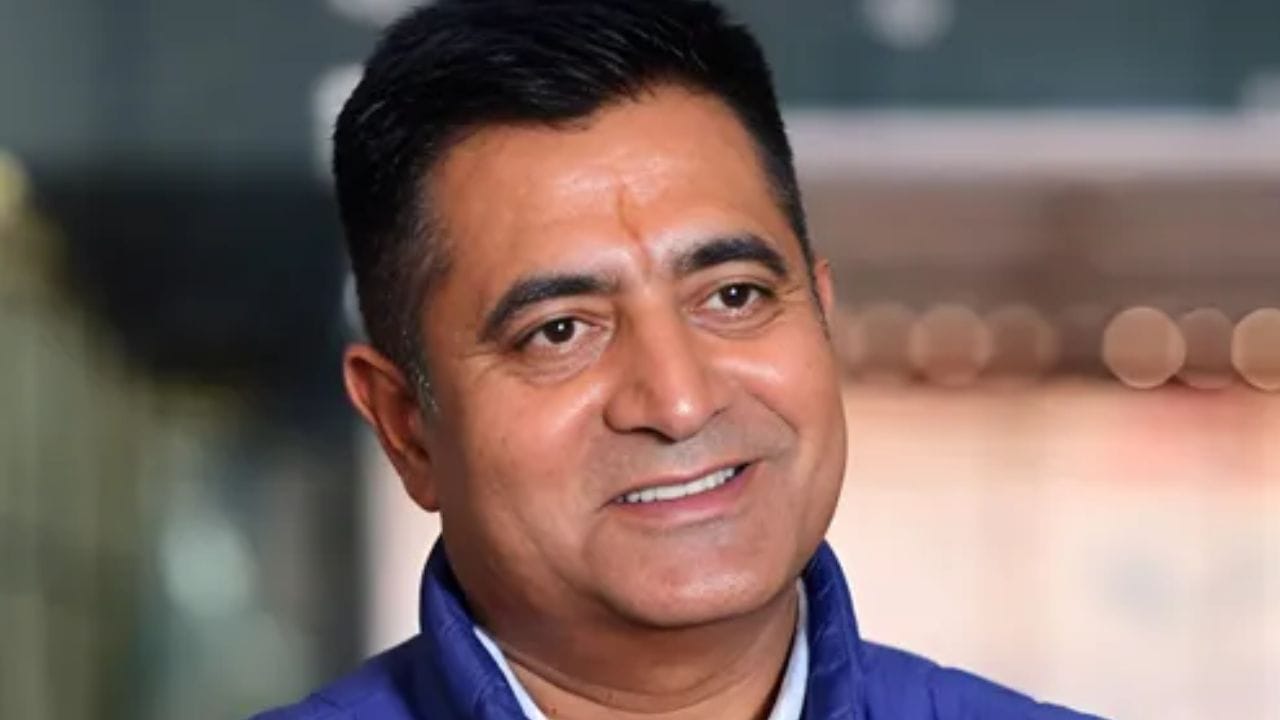 Satpal Singh Raijada said Satti should tell what is the relationship between his nephew and the mining mafia