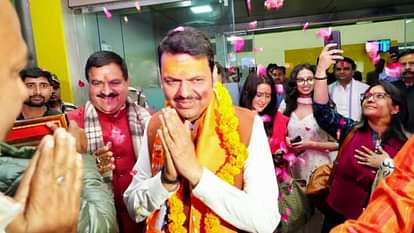 Maharashtra CM Devendra Fadnavis visit to Varanasi