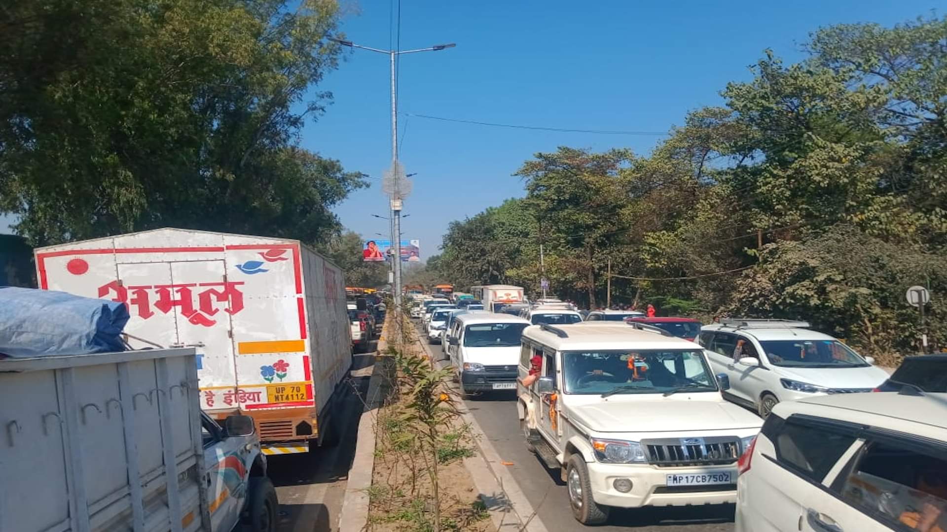 After three days of relief, the city is again in the grip of traffic jam, there was a five kilometer queue of