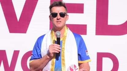 ऑस्ट्रेलिया के पूर्व तेज गेंदबाज और क्रिकेट लेजेंड ब्रेट ली