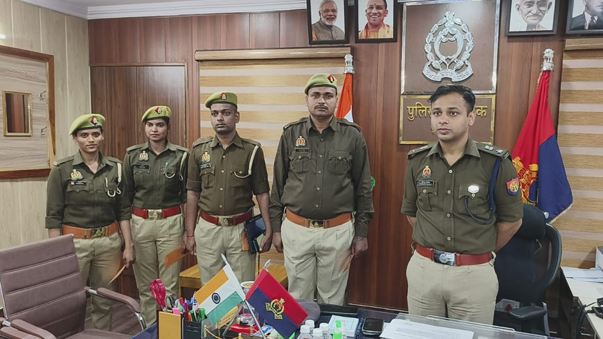 Khaki became God the life of a youth trying to commit suicide was saved due to the promptness of the police