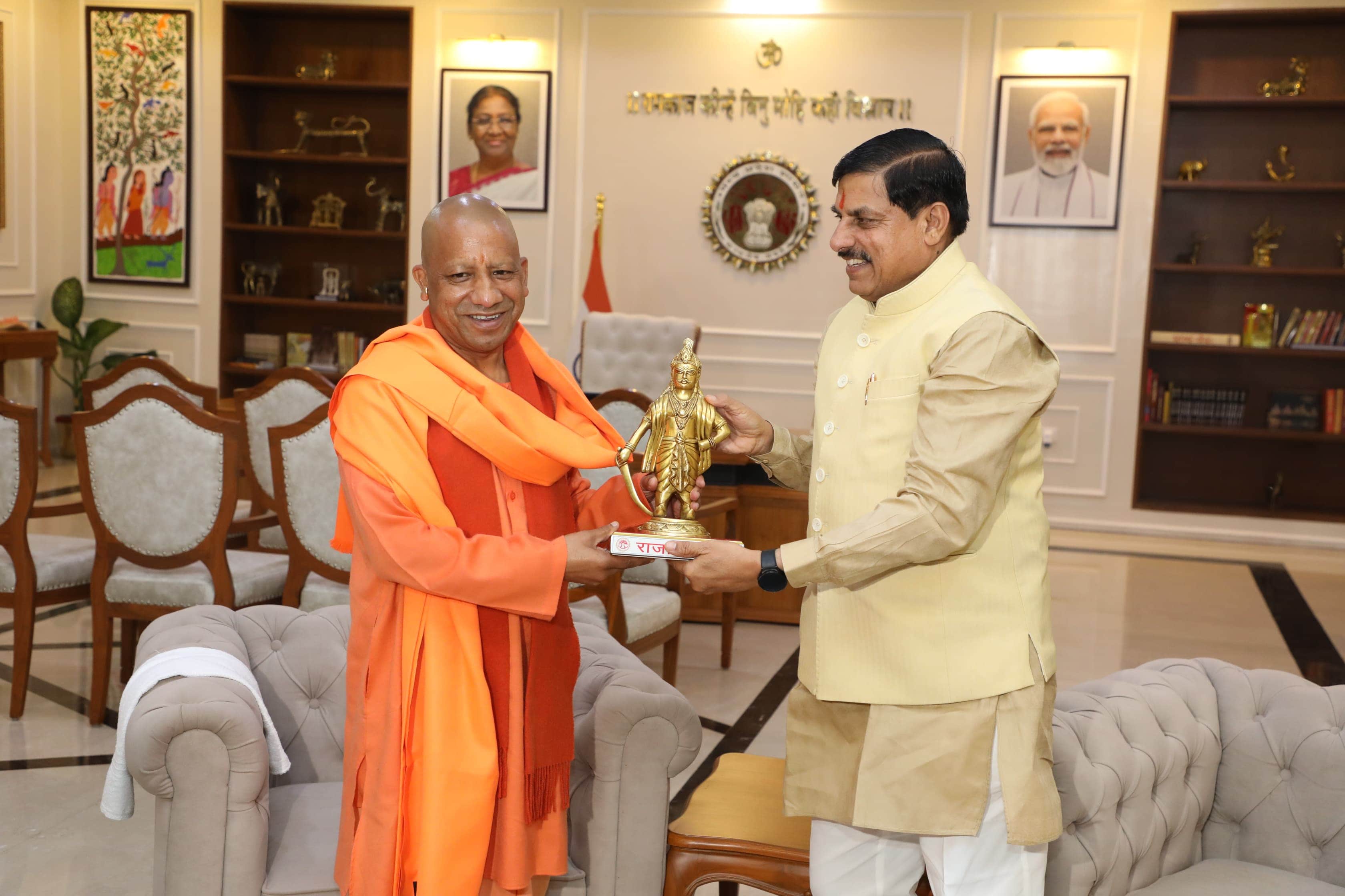MP News: CM Dr. Yadav welcomed UP CM Yogi, showed views of Bhoj Tal from CM residence