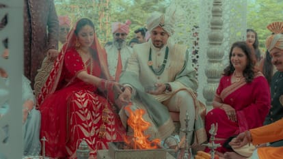 Dhoom Dhaam Movie Review in Hindi by Pankaj Shukla Netflix India Aditya Dhar Yami Gautam Praik Gandhi Prateik
