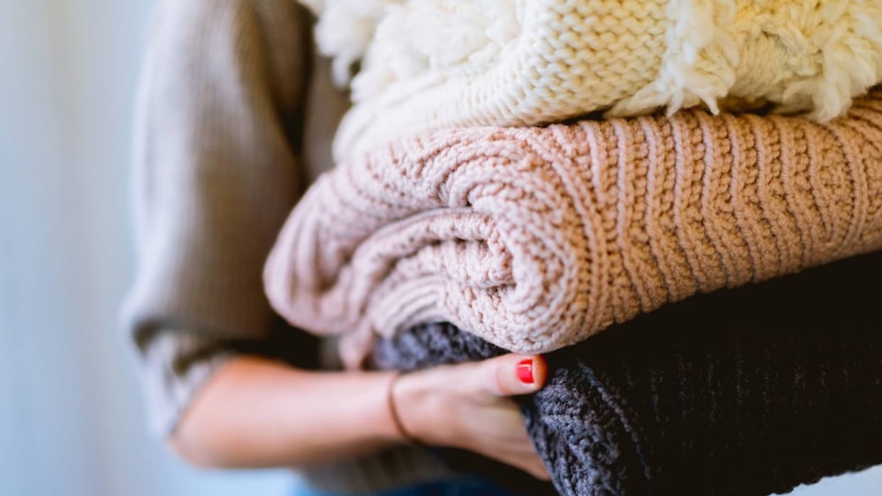 Do this important work before storing woolen clothes It will remain completely safe and fragrant