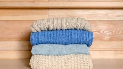 Do this important work before storing woolen clothes It will remain completely safe and fragrant