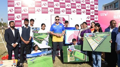 Former cricketer Brett Lee boosted enthusiasm of children in Lucknow by talking in Hindi
